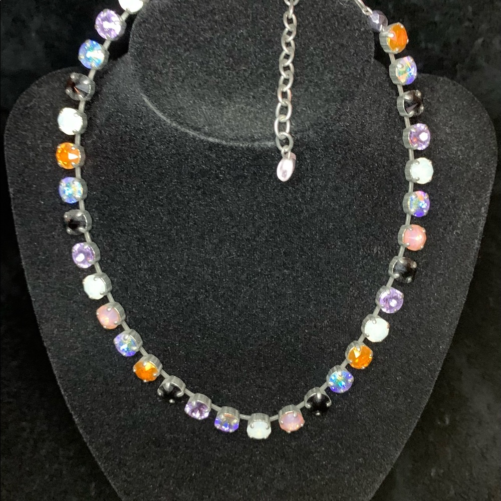 Sabika choker lightly used